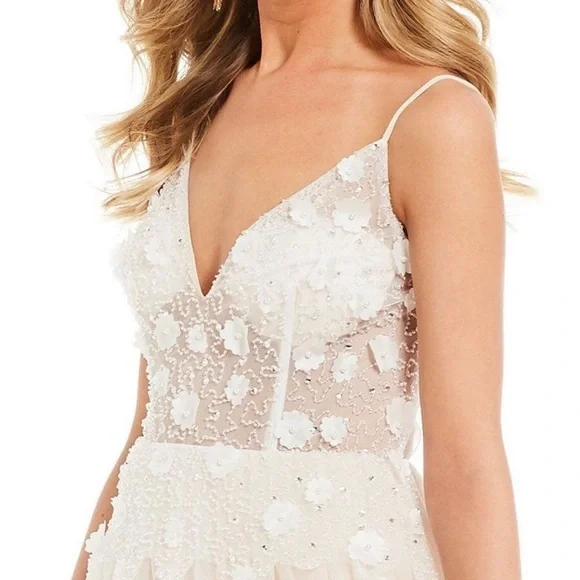 Gianni Bini Ivory Lace Prom Dress Size 3 - Picture 3 of 8